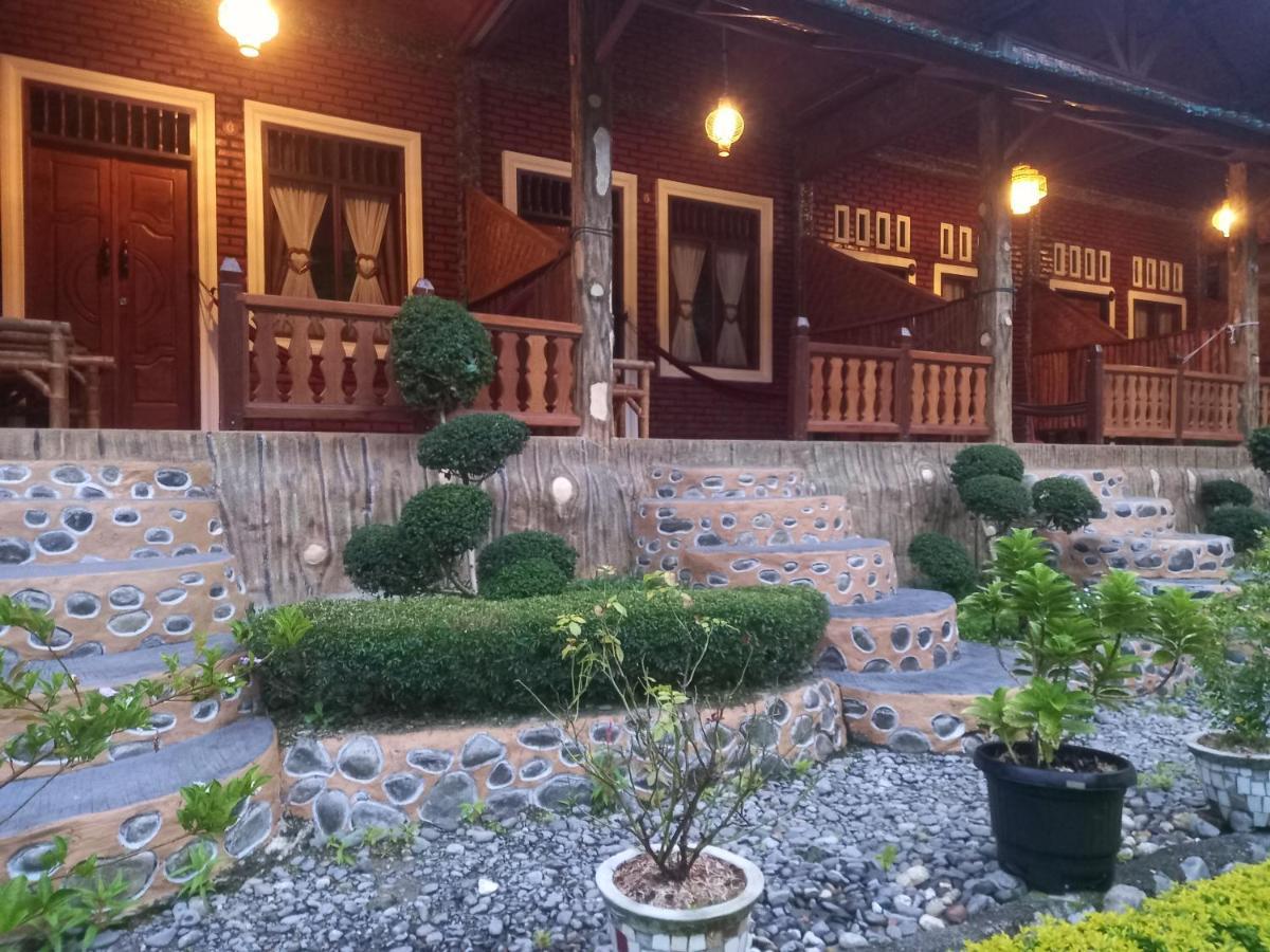 Sahnan Guest House Букит-Лаванг Экстерьер фото